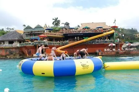 Hospitality Expert Jagger - Tour Pool Bar Beach Montego Bay 0*,  Jamaïque